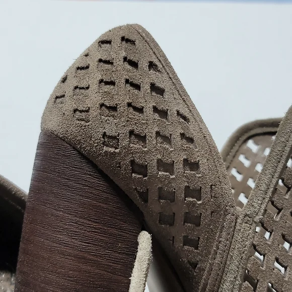 VINCE CAMUTO Brown Suede Ankle Boots Womens High Heel Booties Size 8M - Picture 10 of 16